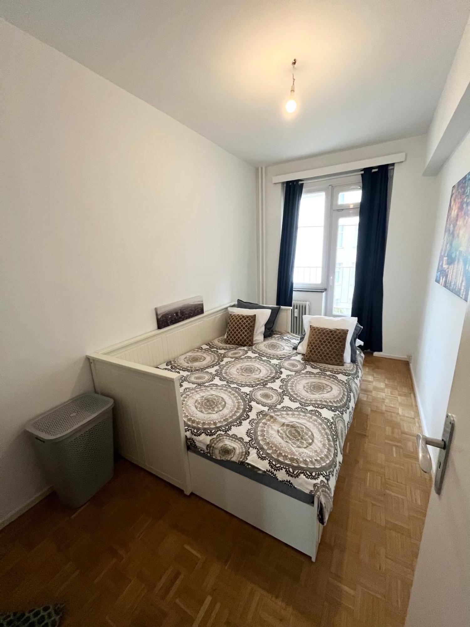 Cosy Two Bedroom Apartment In Brussels Luaran gambar